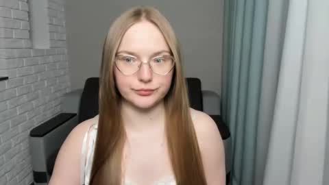 Snapshot of miya_mimi chatting on 01-24-25, 07:49 Miya online show from 01-24-25, 07:49