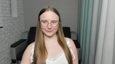 Snapshot of miya_mimi chatting on 01-24-25, 10:51 Miya online show from 01-24-25, 10:51