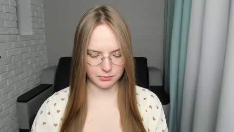 Snapshot of miya_mimi chatting on 02-09-25, 11:47 Miya online show from 02-09-25, 11:47