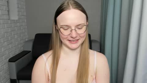 Snapshot of miya_mimi chatting on 02-11-25, 11:54 Miya online show from 02-11-25, 11:54