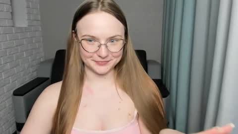 Snapshot of miya_mimi chatting on 02-15-25, 01:10 Miya online show from 02-15-25, 01:10