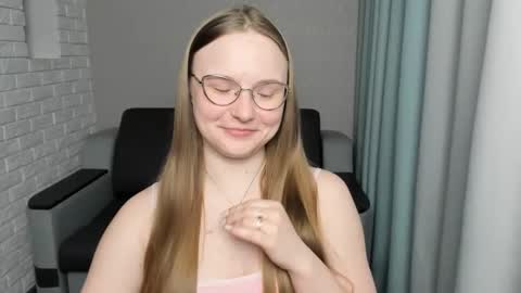 Snapshot of miya_mimi chatting on 02-19-25, 09:58 Miya online show from 02-19-25, 09:58