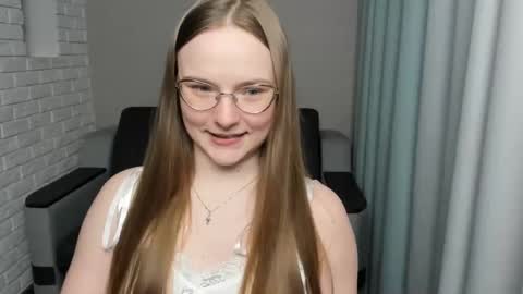 Snapshot of miya_mimi chatting on 02-26-25, 09:27 Miya online show from 02-26-25, 09:27