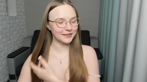 Snapshot of miya_mimi chatting on 02-28-25, 04:31 Miya online show from 02-28-25, 04:31