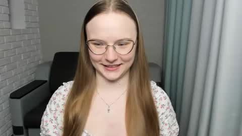 Snapshot of miya_mimi chatting on 03-05-25, 09:37 Miya online show from 03-05-25, 09:37