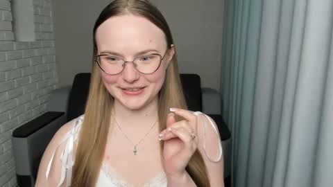 Snapshot of miya_mimi chatting on 03-11-25, 09:37 Miya online show from 03-11-25, 09:37