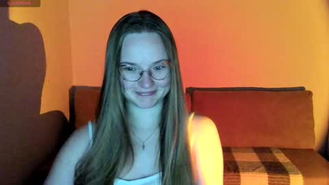 Snapshot of miya_mimi chatting on 09-22-25, 04:42 Miya online show from 09-22-25, 04:42