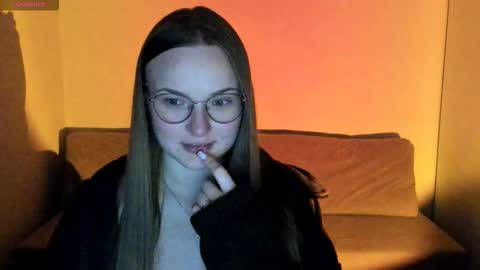 Snapshot of miya_mimi chatting on 11-07-25, 05:02 Miya online show from 11-07-25, 05:02