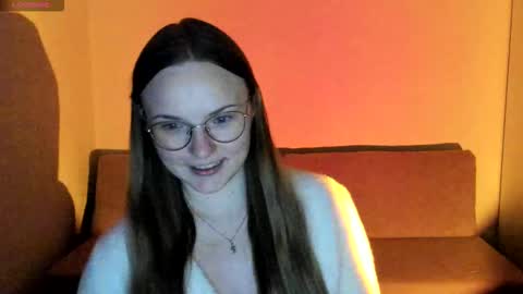 Snapshot of miya_mimi chatting on 11-25-25, 04:18 Miya online show from 11-25-25, 04:18