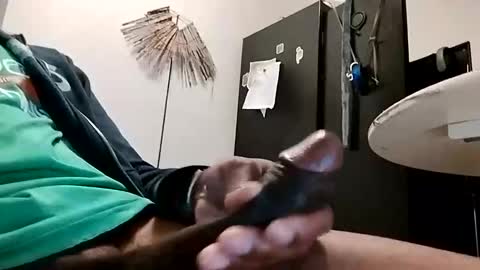 Snapshot of mizerze chatting on 01-25-25, 09:04 mizerze online show from 01-25-25, 09:04