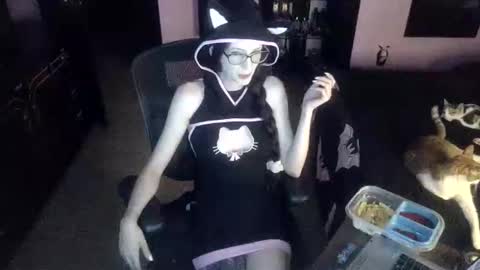 Snapshot of mizzbonez chatting on 01-19-26, 02:15 Mizz Bonez online show from 01-19-26, 02:15