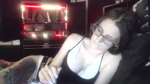 Snapshot of mizzbonez chatting on 02-25-26, 04:00 Mizz Bonez online show from 02-25-26, 04:00