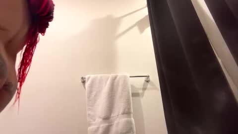 mizzpoison23 online show from 02-12-25, 12:05