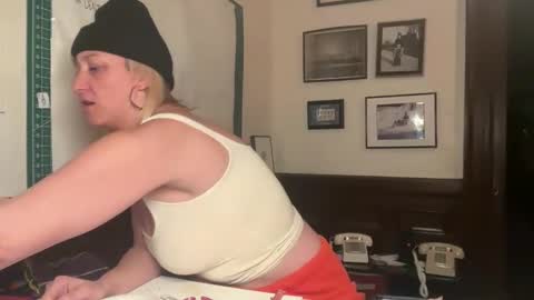 Snapshot of mizzstorm13 chatting on 02-22-26, 04:13 Mizz Storm online show from 02-22-26, 04:13