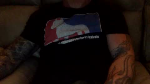Snapshot of mjg175 chatting on 01-11-25, 01:32 SexyRed online show from 01-11-25, 01:32