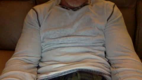 Snapshot of mjg175 chatting on 01-24-25, 11:48 SexyRed online show from 01-24-25, 11:48