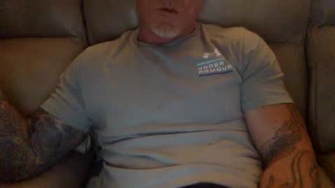 Snapshot of mjg175 chatting on 02-08-25, 05:08 SexyRed online show from 02-08-25, 05:08