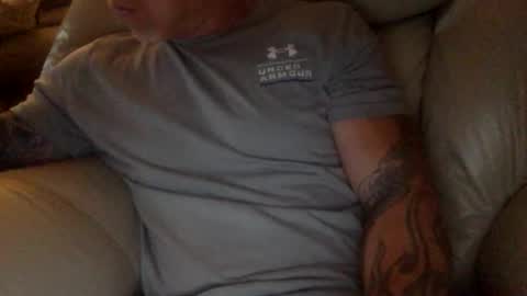 Snapshot of mjg175 chatting on 03-11-26, 08:37 SexyRed online show from 03-11-26, 08:37
