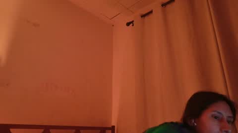 Snapshot of mli739709 chatting on 07-19-26, 04:05 MoonLipson online show from 07-19-26, 04:05