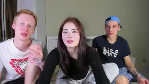 Snapshot of mmkakpoxyi22 chatting on 01-06-26, 10:23 alice and ray online show from 01-06-26, 10:23