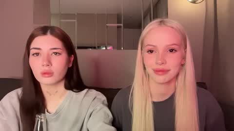 Snapshot of mmkakpoxyi22 chatting on 02-16-26, 09:00 alice and ray online show from 02-16-26, 09:00