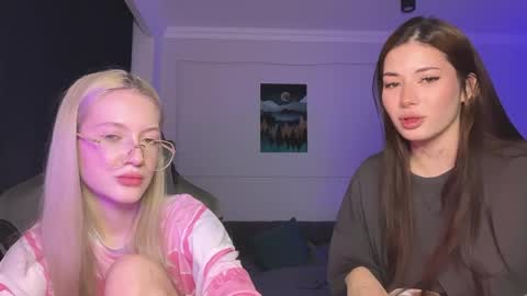 Snapshot of mmkakpoxyi22 chatting on 03-25-26, 09:21 alice and ray online show from 03-25-26, 09:21