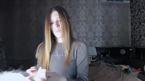 Lili online show from 09-25-25, 07:23