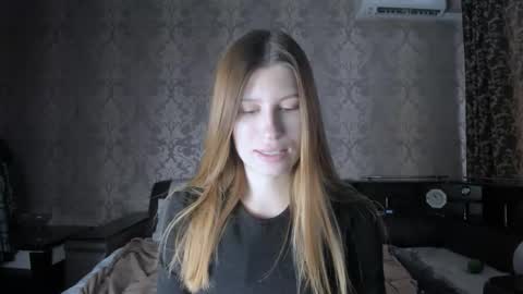 Lili online show from 09-28-25, 10:09