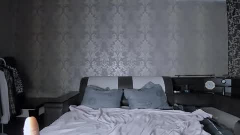 Lili online show from 11-26-25, 09:43