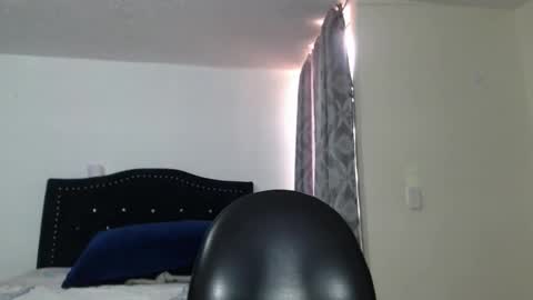 mmm_maryana1 online show from 04-22-26, 06:42