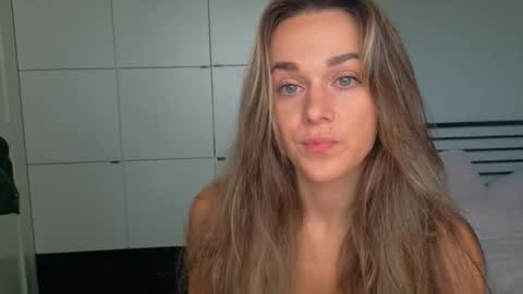 mmminnie online show from 10-17-25, 12:08