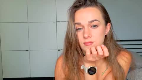 mmminnie online show from 11-18-25, 10:31