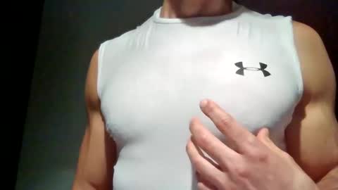 Snapshot of mmuscularman chatting on 01-27-25, 08:40 mmuscularman online show from 01-27-25, 08:40