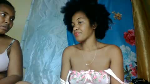 mmyriame online show from 06-20-26, 07:49