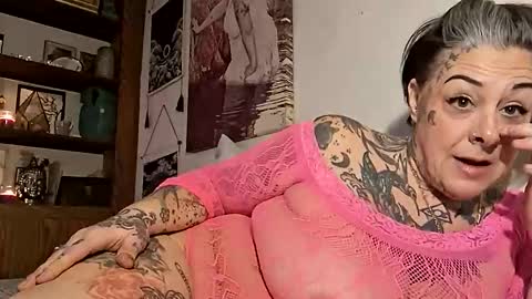 Snapshot of mnkfun4u chatting on 02-19-26, 04:30 Kittykittybangbang online show from 02-19-26, 04:30