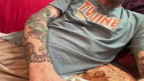 MNTuiLa online show from 04-17-26, 04:43