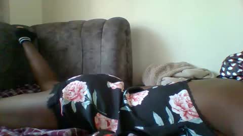 Snapshot of moandollars chatting on 11-06-25, 06:47 moandollars online show from 11-06-25, 06:47