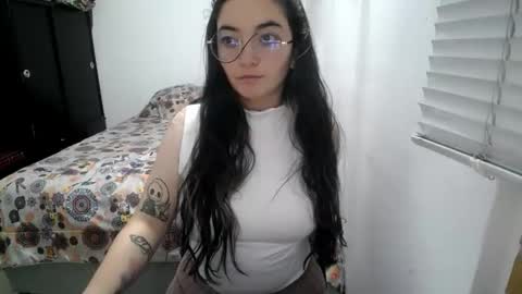 Snapshot of mocca_117 chatting on 01-06-26, 01:42 Sam online show from 01-06-26, 01:42