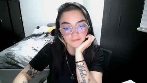 Snapshot of mocca_117 chatting on 02-05-26, 01:43 Sam online show from 02-05-26, 01:43