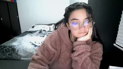 Snapshot of mocca_117 chatting on 02-07-26, 03:43 Sam online show from 02-07-26, 03:43