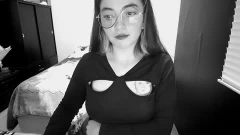 Snapshot of mocca_117 chatting on 02-18-26, 02:07 Sam online show from 02-18-26, 02:07