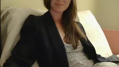 Snapshot of modesta1413 chatting on 11-20-25, 11:48 Aurora online show from 11-20-25, 11:48