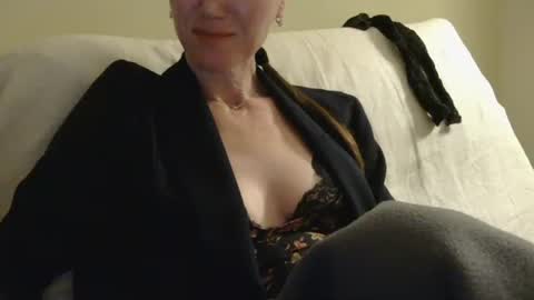 Snapshot of modesta1413 chatting on 12-20-25, 10:28 Aurora online show from 12-20-25, 10:28