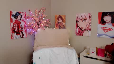 Molly online show from 10-14-25, 04:35