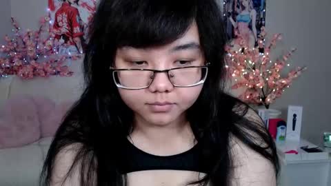Snapshot of moertomlly chatting on 04-26-26, 03:37 Molly online show from 04-26-26, 03:37