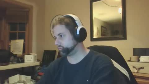 moeschoolnyc online show from 12-23-25, 06:00