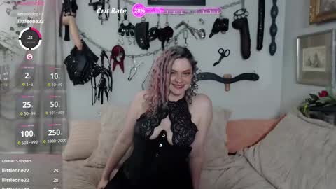 Snapshot of mohawkmischief chatting on 12-02-25, 09:32 MohawkMischief online show from 12-02-25, 09:32