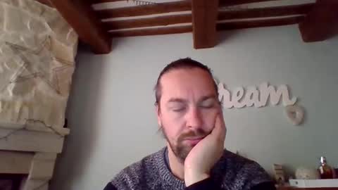 Snapshot of moi9876543210 chatting on 01-08-25, 10:48 Julien online show from 01-08-25, 10:48