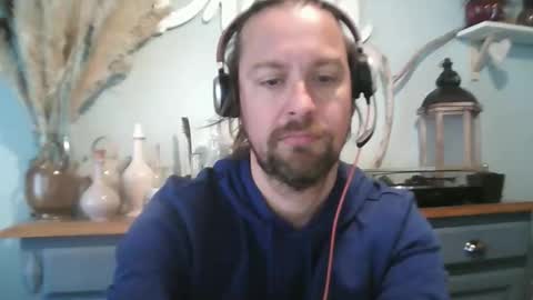 Snapshot of moi9876543210 chatting on 03-05-26, 09:05 Julien online show from 03-05-26, 09:05