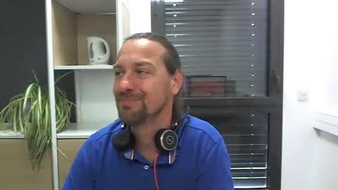 Julien online show from 06-04-26, 10:54